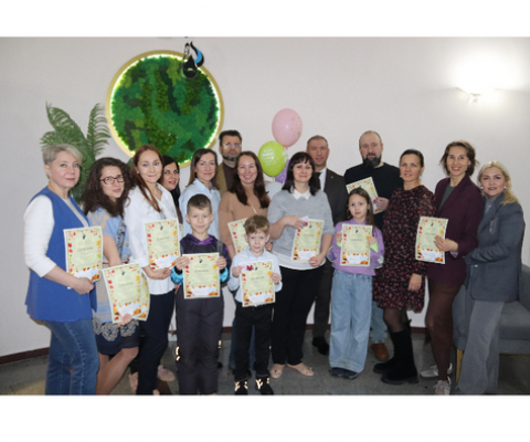 Участники выставки, сотрудники НИПИ