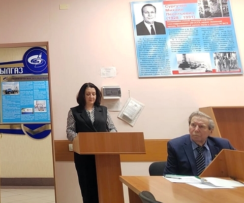 Выступает Е. В. Рекова