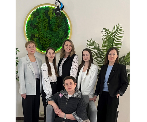 А. В. Северюхина (в центре), Л. В. Царева, Л. А. Траат, Е. И. Мухина, К. А. Траат, Н. Г. Нагаева