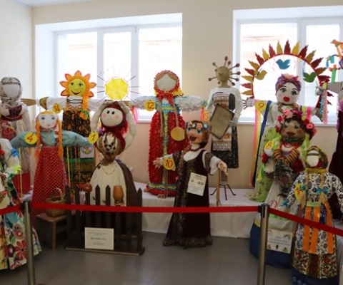 Выставка кукол